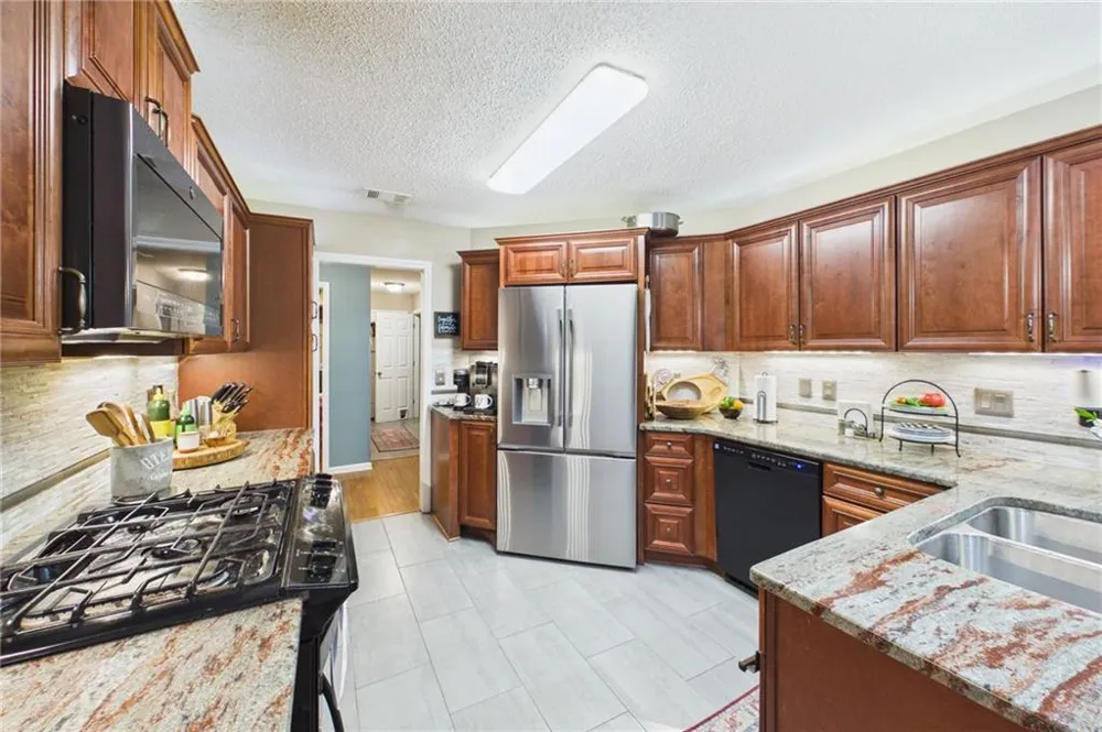 5007 Lakeridge Close McDonough, GA 30253