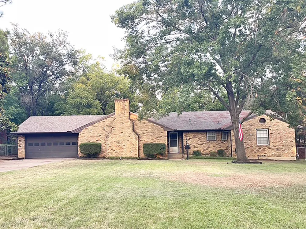 2710 Crestwood Place Denton, TX 76209