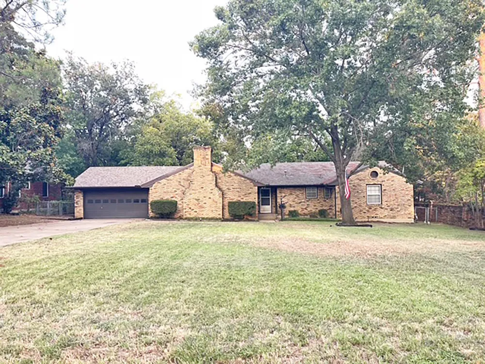 2710 Crestwood Place Denton, TX 76209