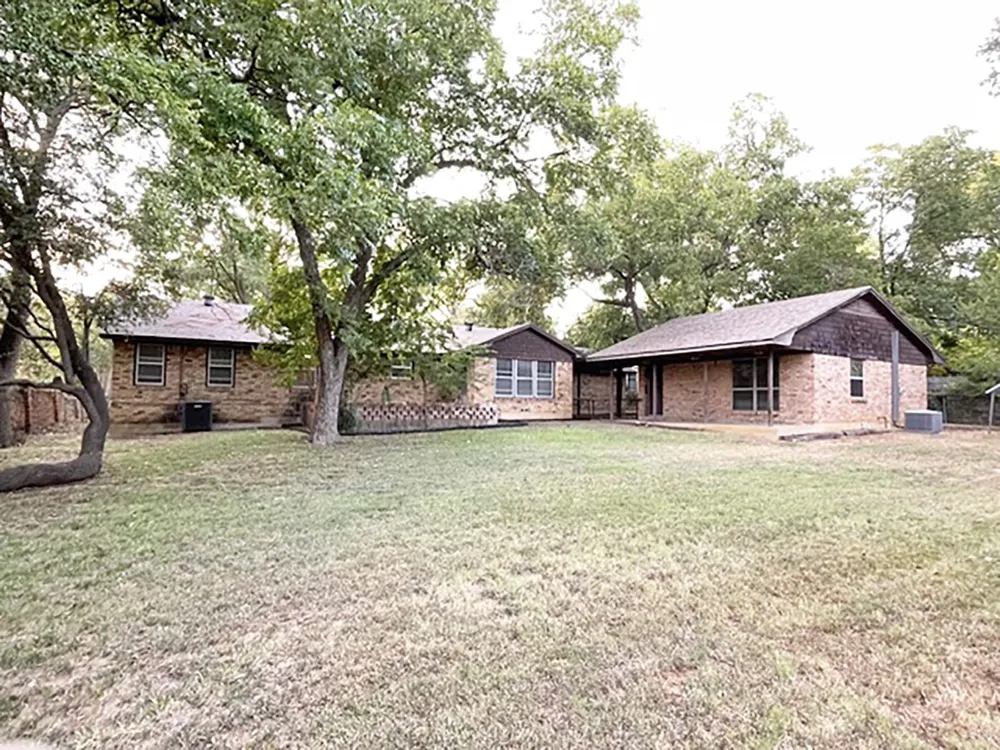 2710 Crestwood Place Denton, TX 76209
