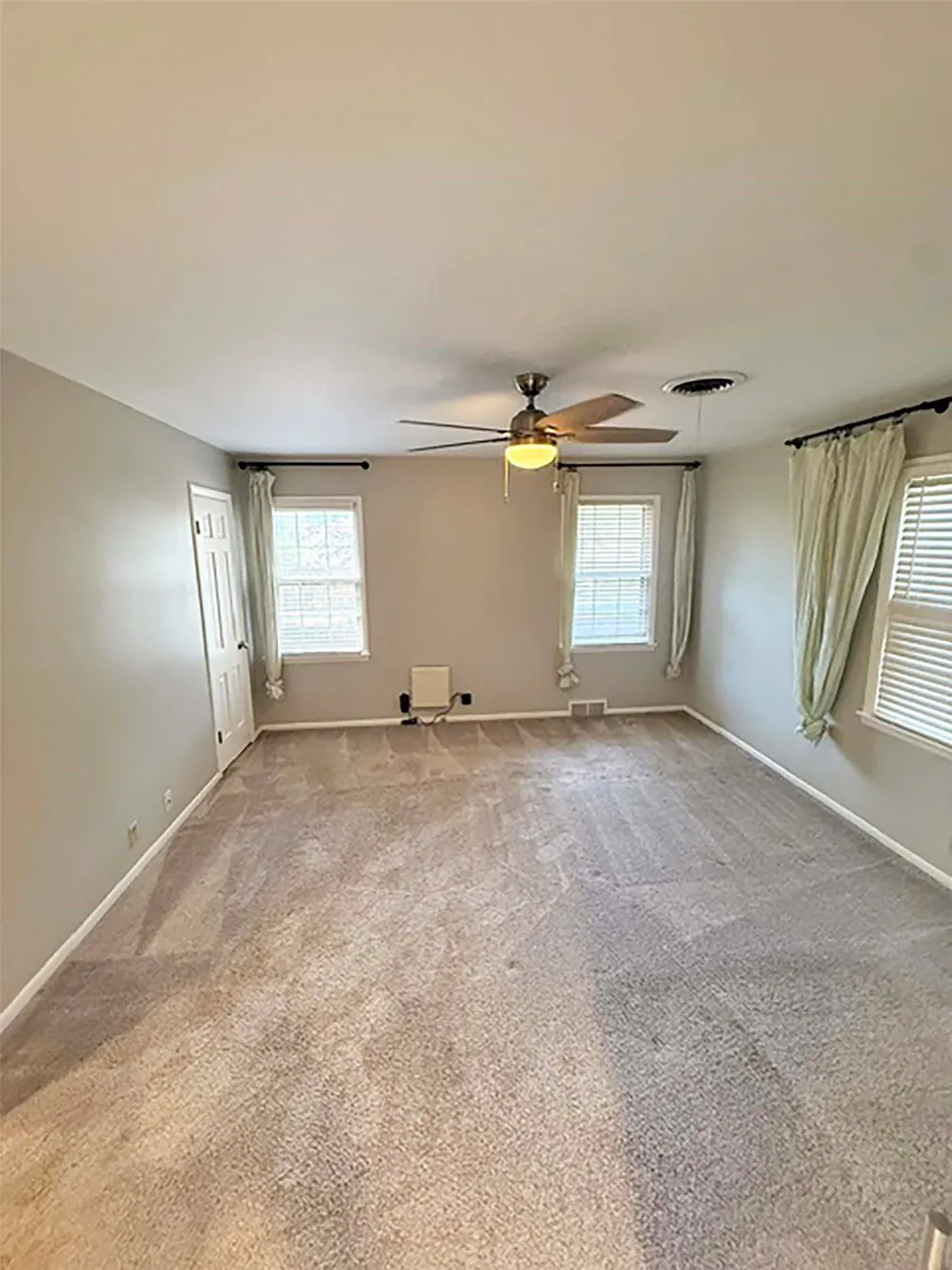 2710 Crestwood Place Denton, TX 76209