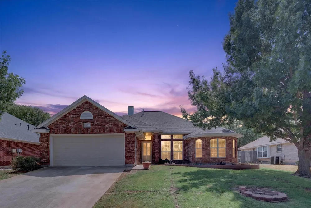 2621 John Drive Denton, TX 76207