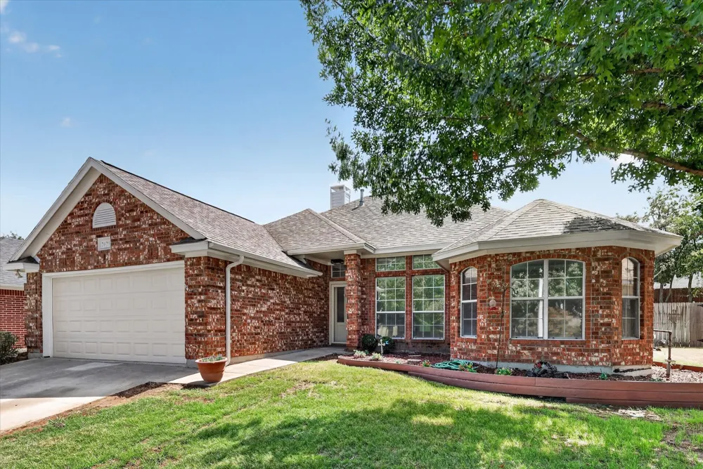 2621 John Drive Denton, TX 76207