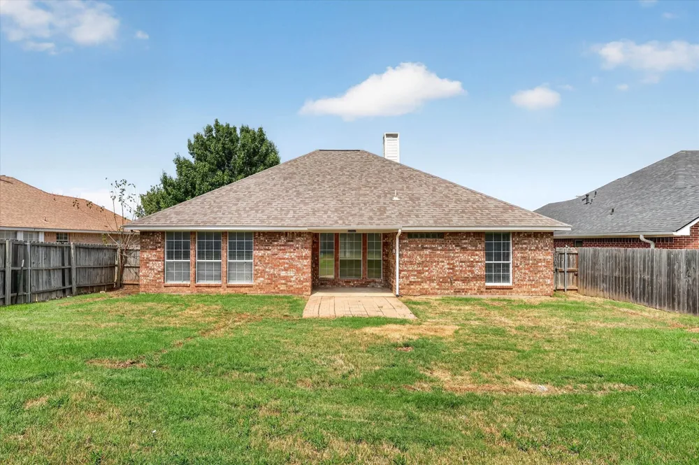 2621 John Drive Denton, TX 76207