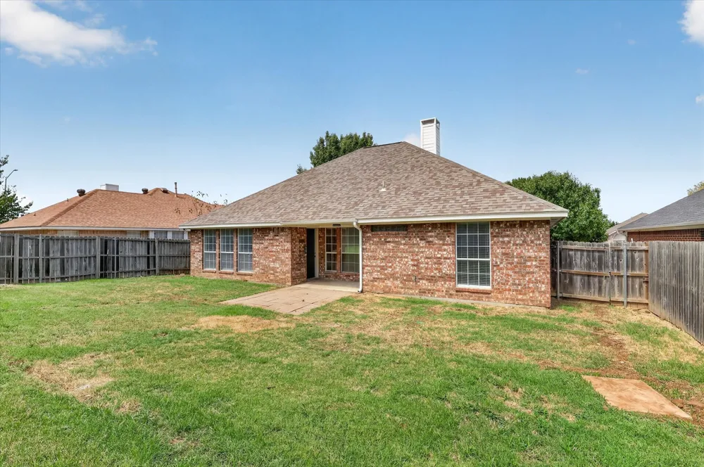 2621 John Drive Denton, TX 76207