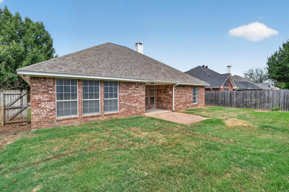 2621 John Drive Denton, TX 76207