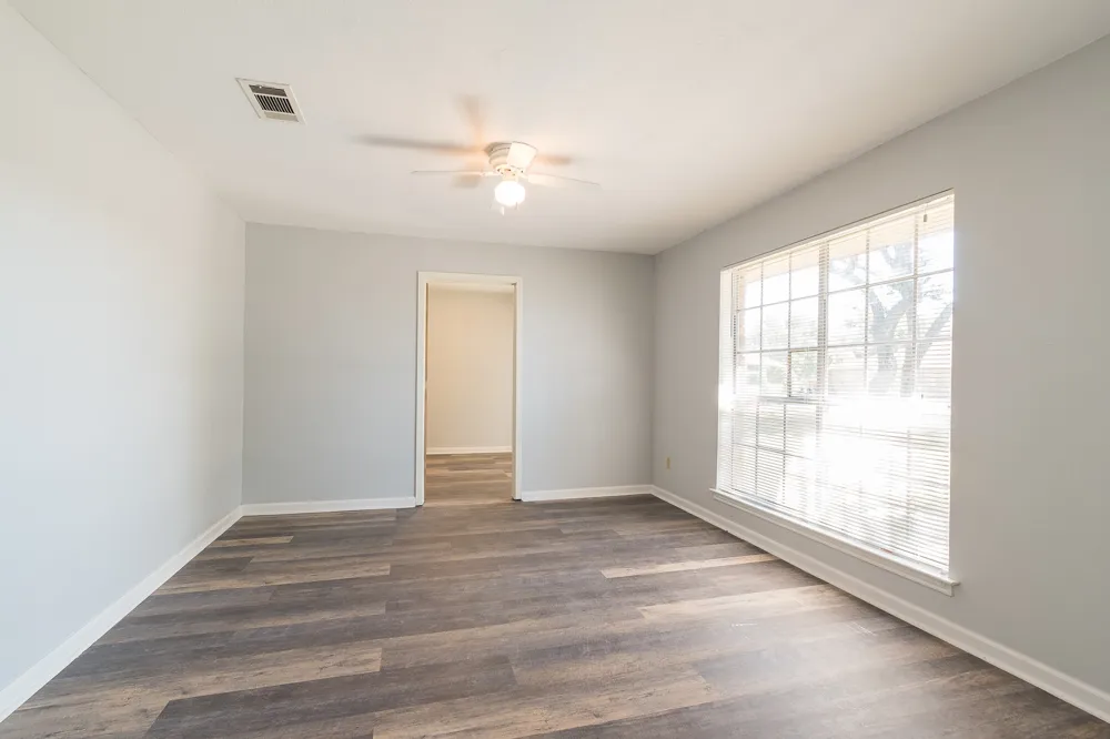 9190 Orbiter Circle Dallas, TX 75243