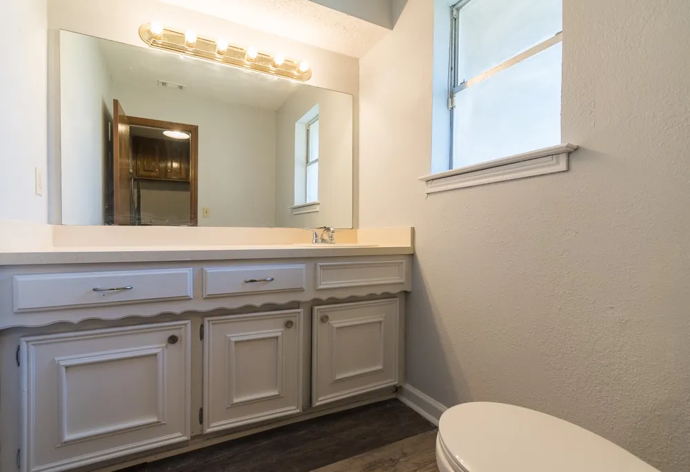 9190 Orbiter Circle Dallas, TX 75243