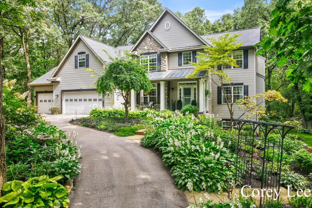 8484 Rocky Pines Drive NE Rockford, MI 49341