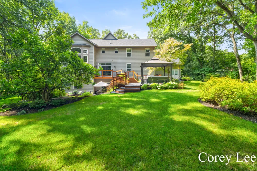8484 Rocky Pines Drive NE Rockford, MI 49341
