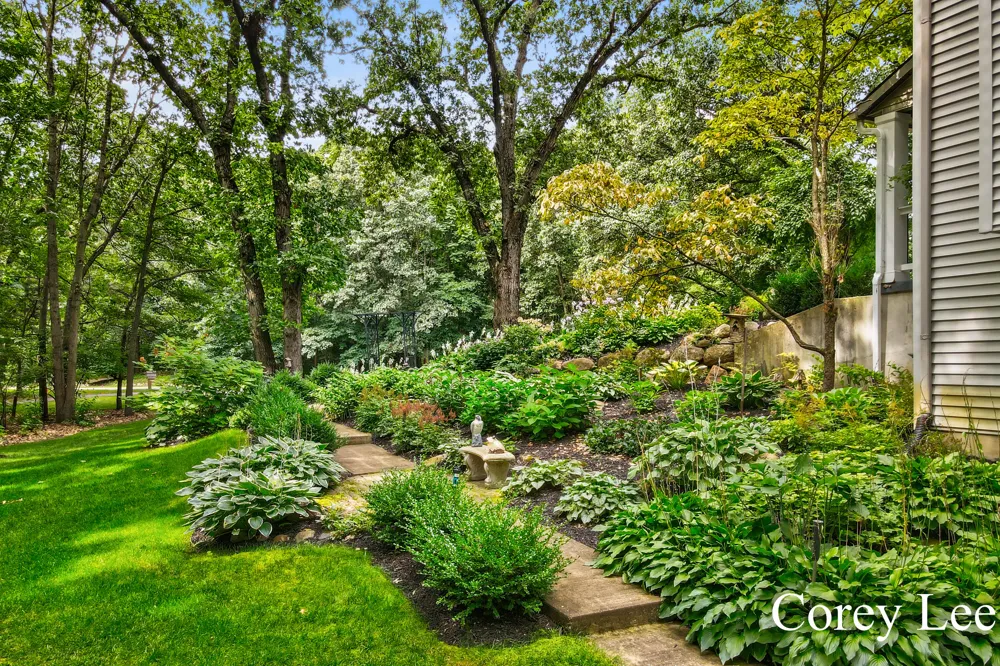 8484 Rocky Pines Drive NE Rockford, MI 49341