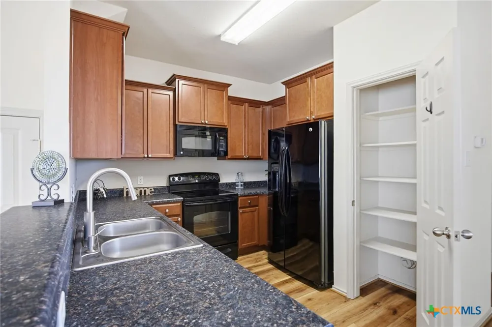 408 Azurite Drive Jarrell, TX 76537