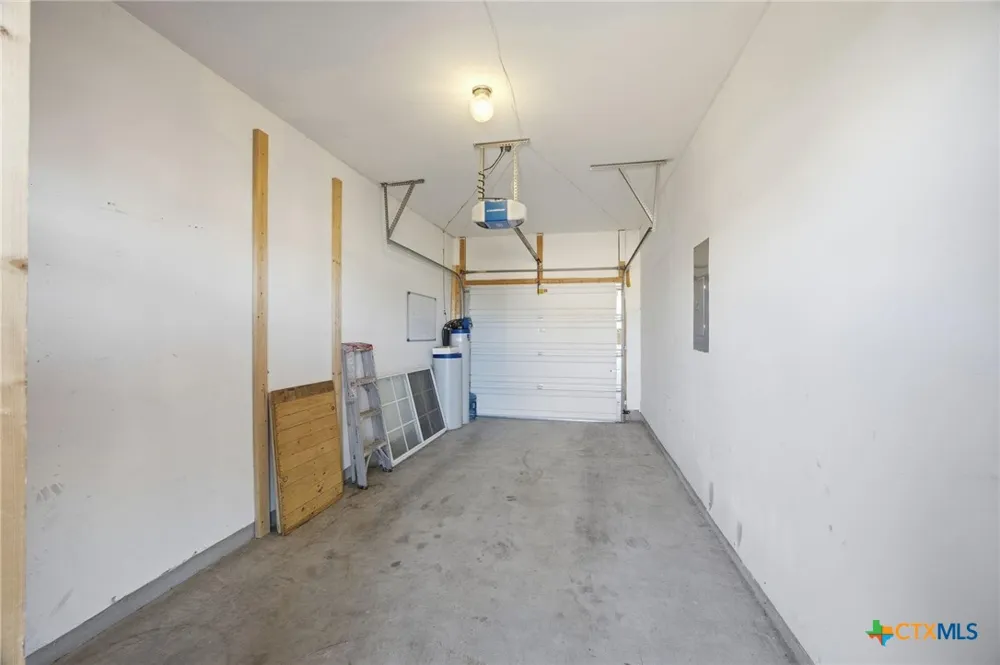 408 Azurite Drive Jarrell, TX 76537