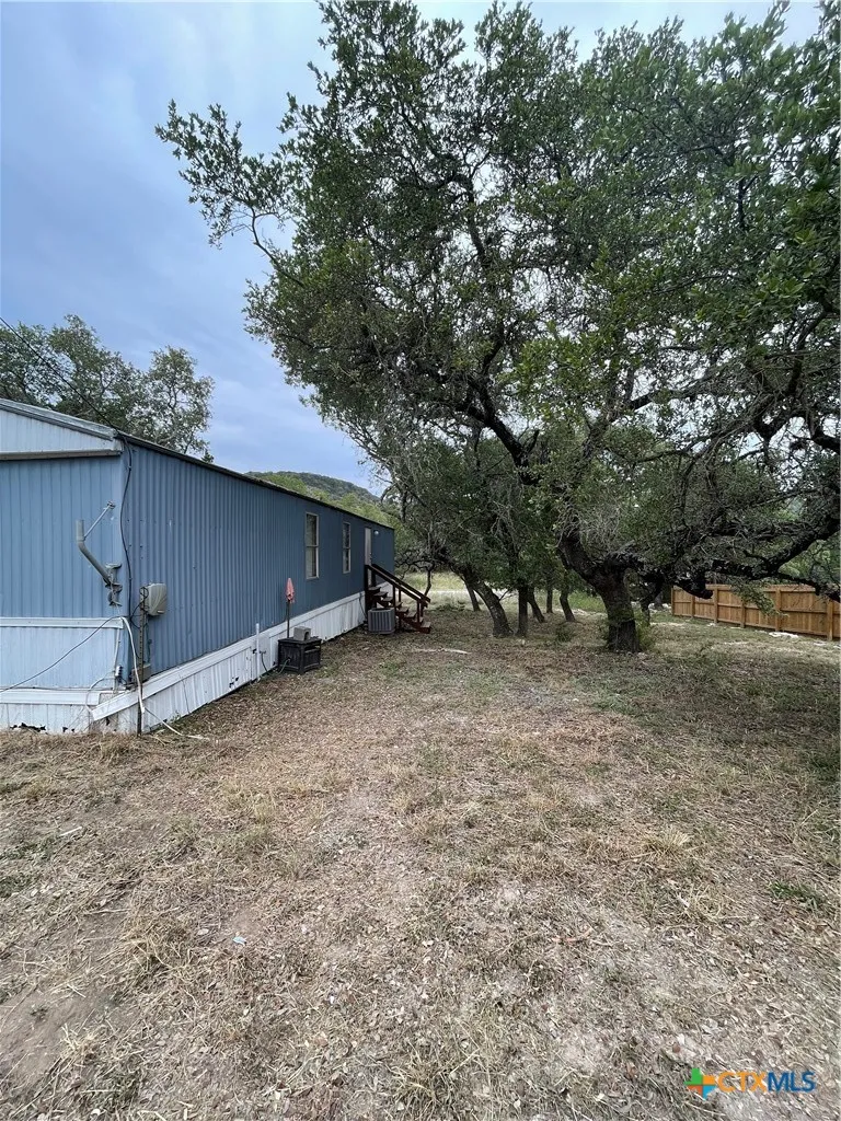 611 Buck Trail Canyon Lake, TX 78133