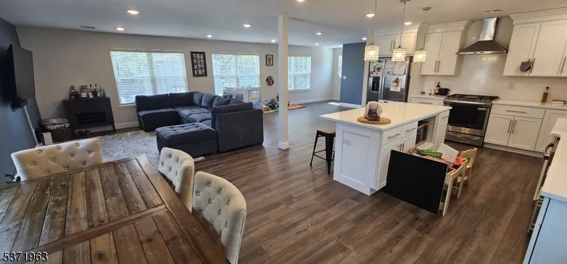 217 Seeley Ave Keansburg, NJ 07734