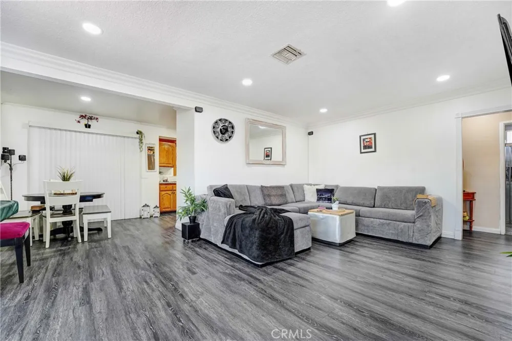 14813 Jeremie Baldwin Park, CA 91706
