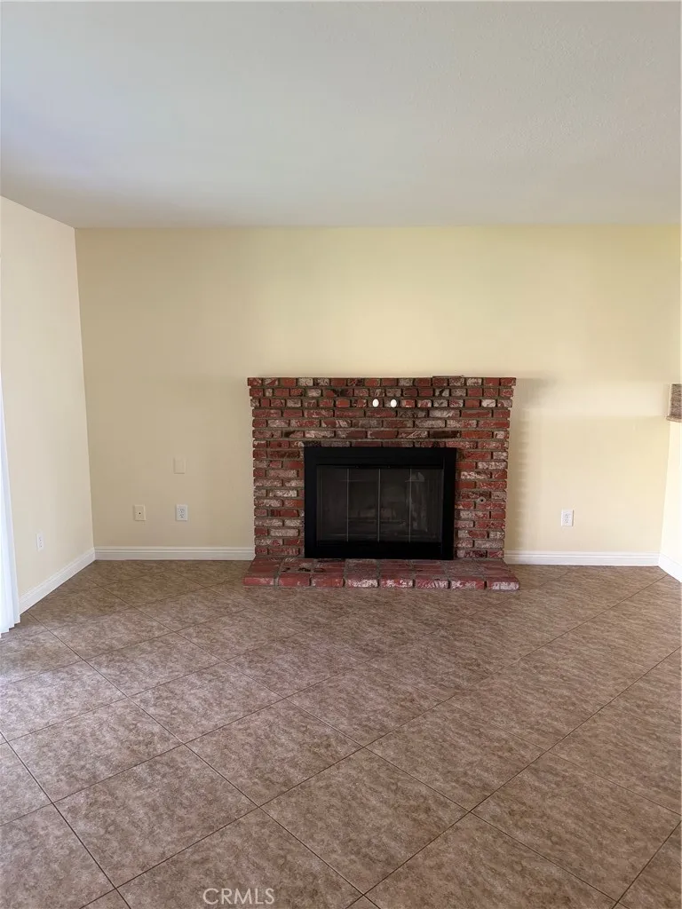 27290 Outrigger Lane Helendale, CA 92342