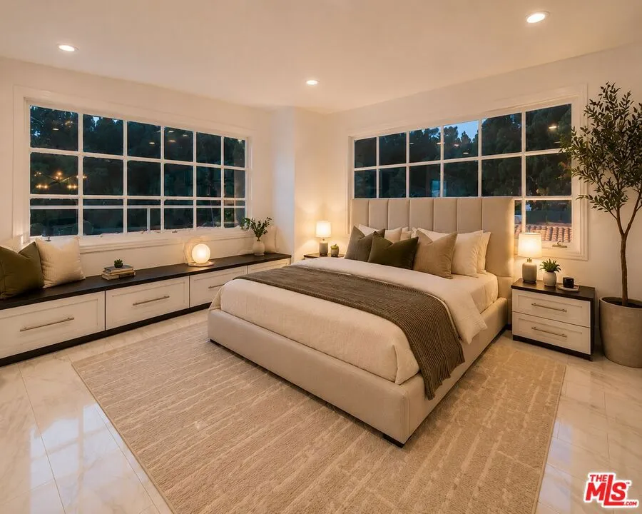 6467 Deep Dell Place Los Angeles, CA 90068