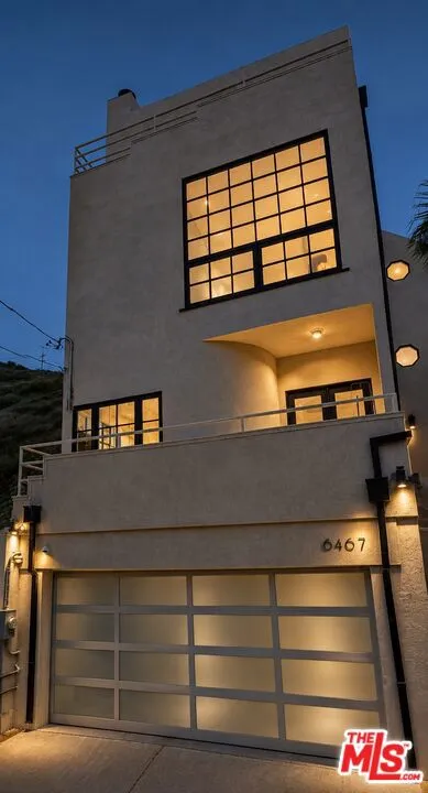 6467 Deep Dell Place Los Angeles, CA 90068