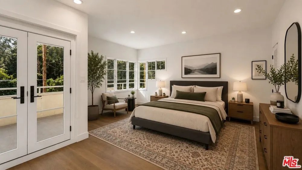 6467 Deep Dell Place Los Angeles, CA 90068