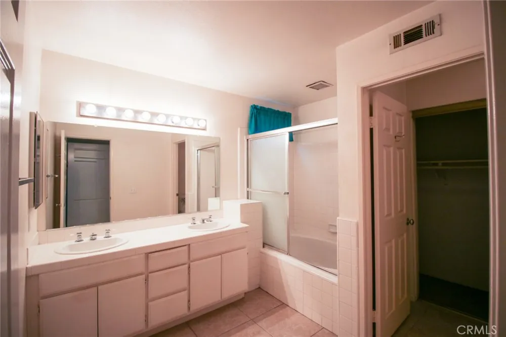 28772 Bridge Water Lane Menifee, CA 92584