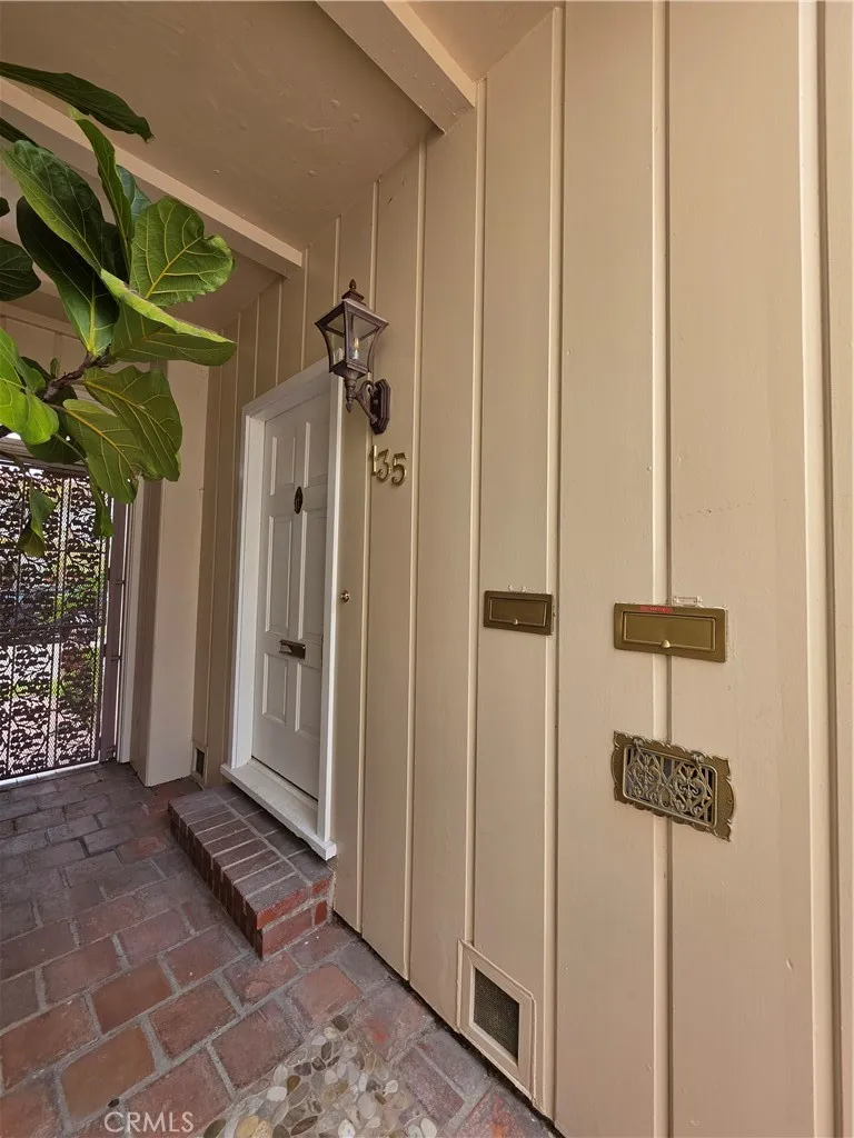 135 S Canon Beverly Hills, CA 90212