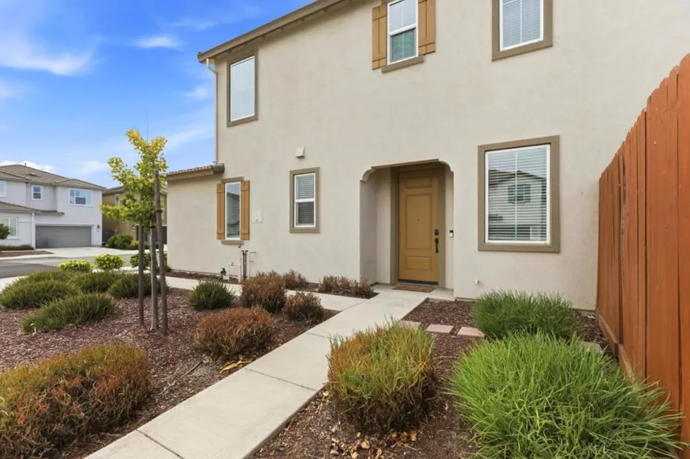 600 Duran Court Hollister, CA 95023