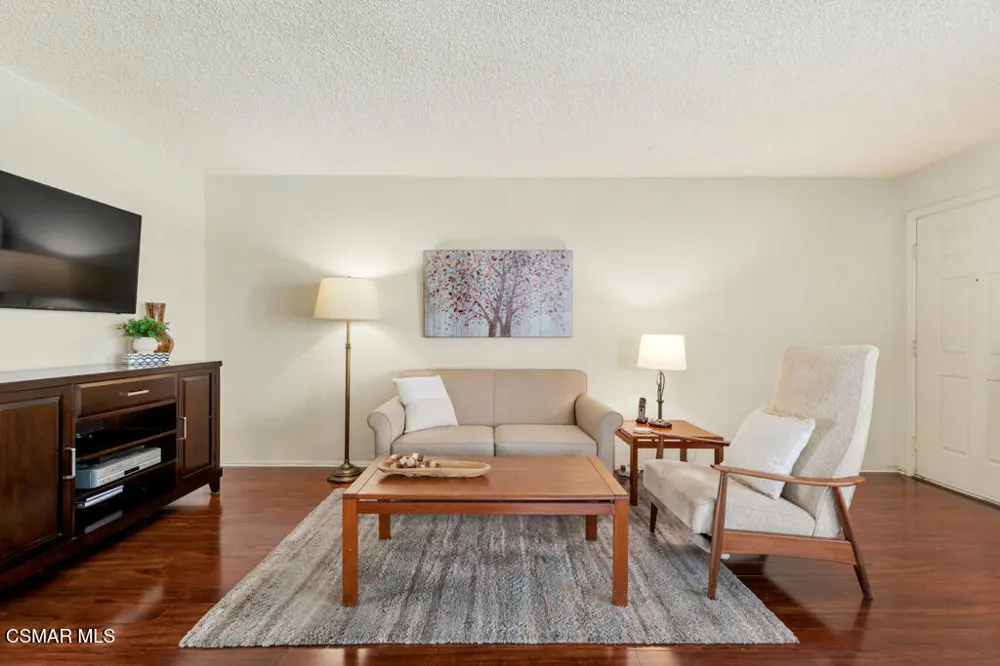 19208 Hamlin Street #4 Reseda, CA 91335