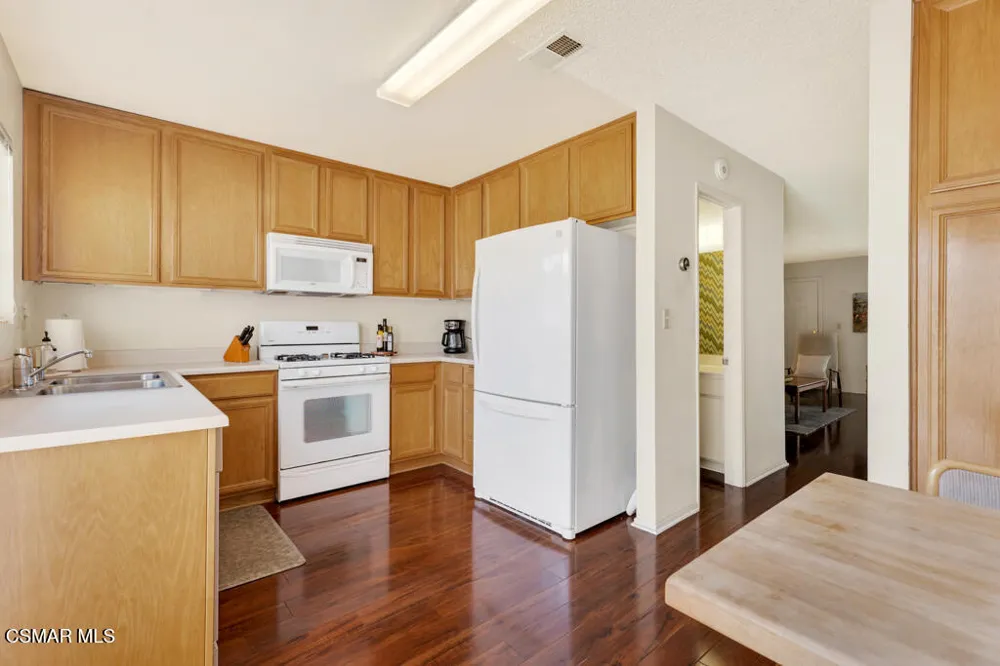 19208 Hamlin Street #4 Reseda, CA 91335