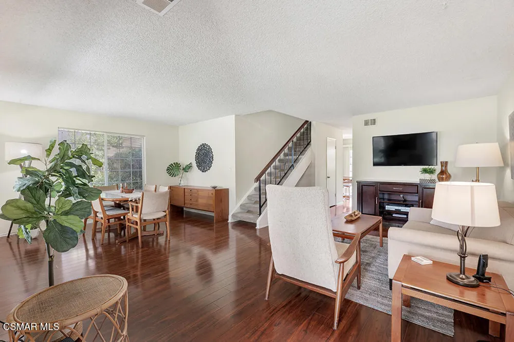 19208 Hamlin Street #4 Reseda, CA 91335