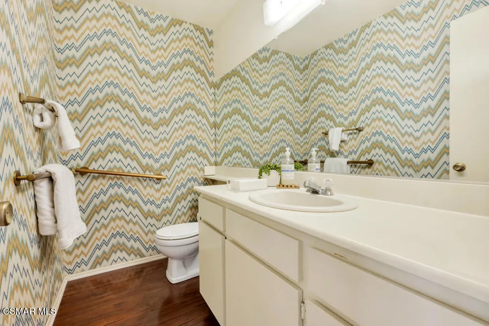 19208 Hamlin Street #4 Reseda, CA 91335
