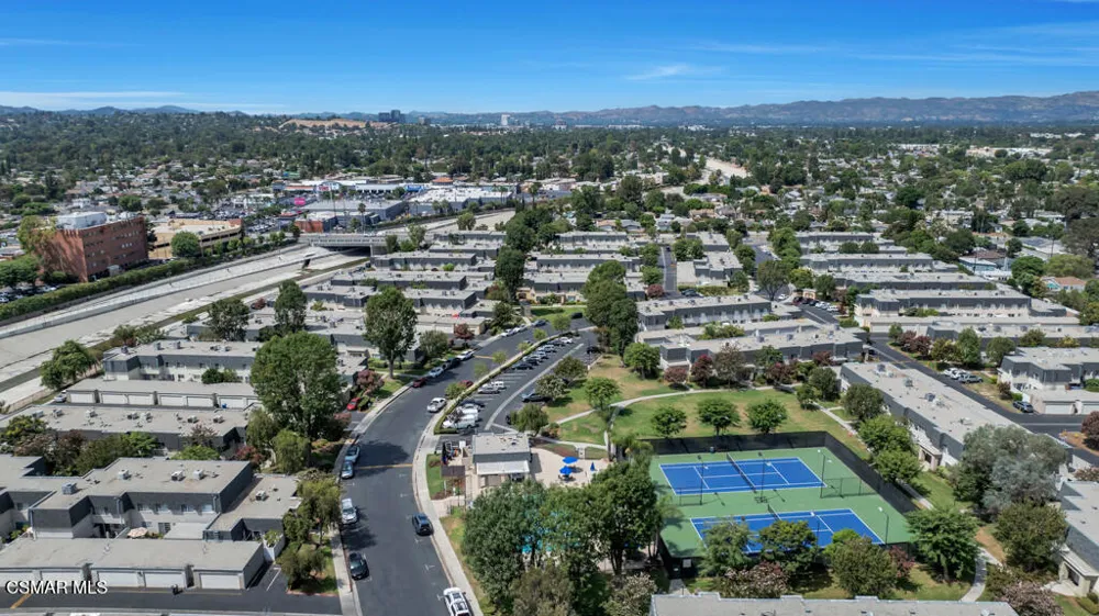 19208 Hamlin Street #4 Reseda, CA 91335