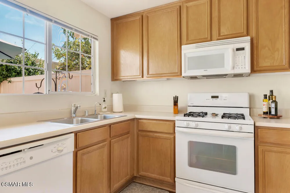 19208 Hamlin Street #4 Reseda, CA 91335