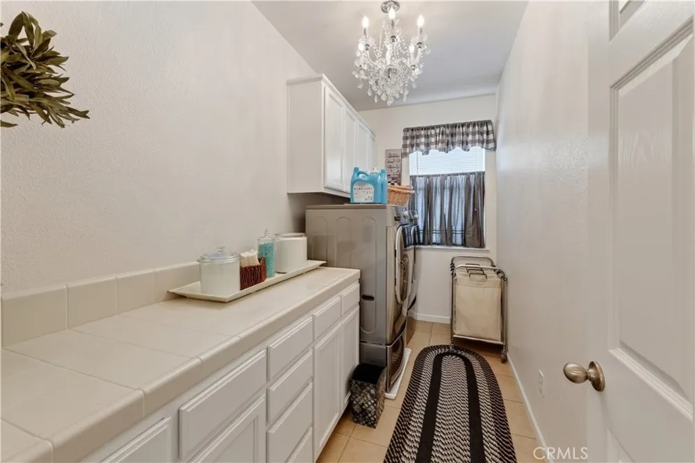 15075 Torrey Pines Chowchilla, CA 93610