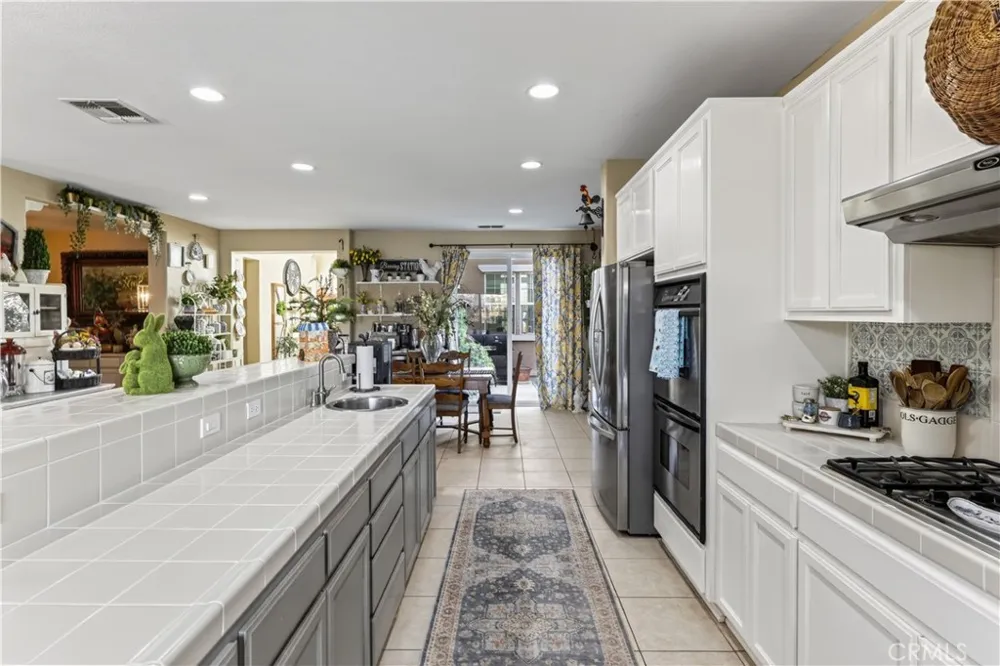 15075 Torrey Pines Chowchilla, CA 93610