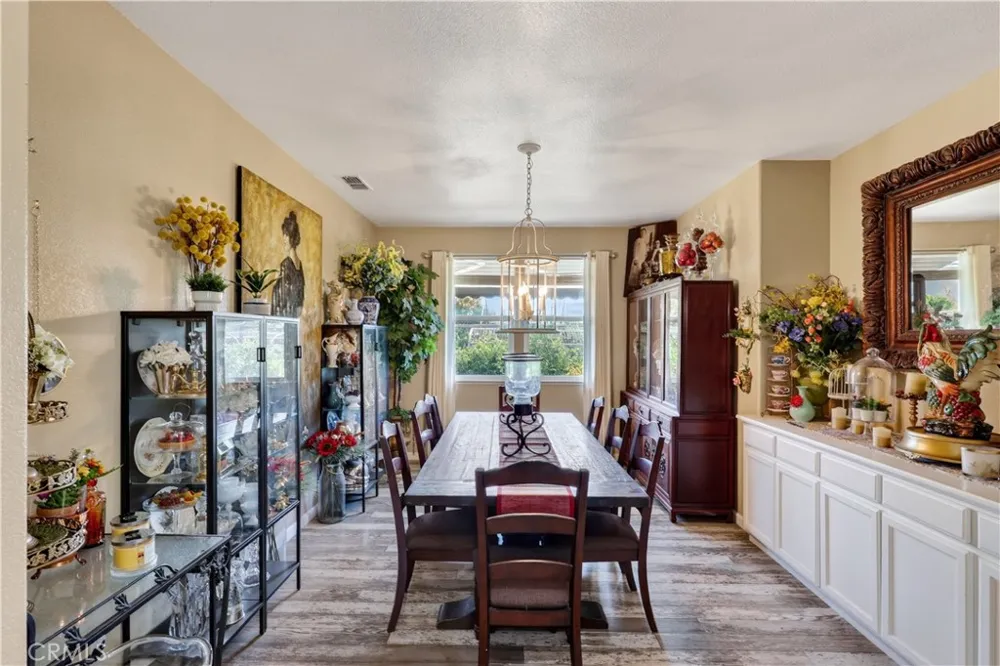 15075 Torrey Pines Chowchilla, CA 93610