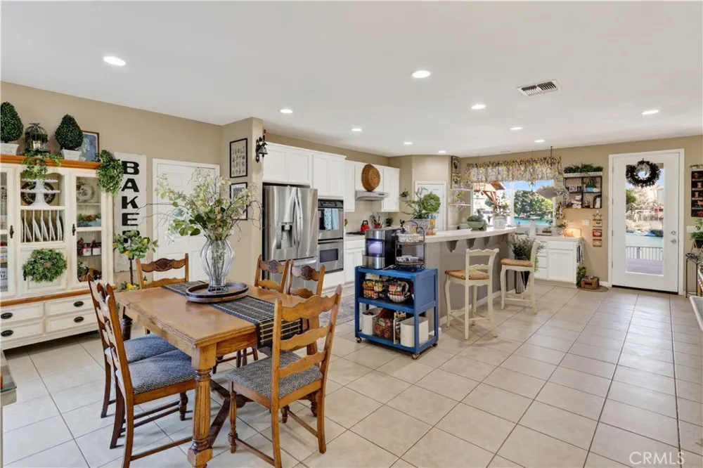 15075 Torrey Pines Chowchilla, CA 93610