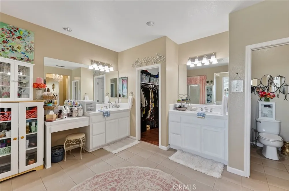 15075 Torrey Pines Chowchilla, CA 93610