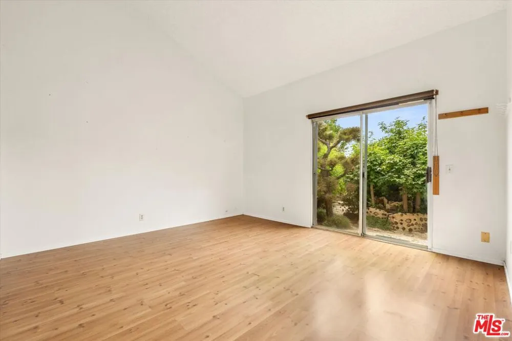 2243 Newquist Court Camarillo, CA 93010