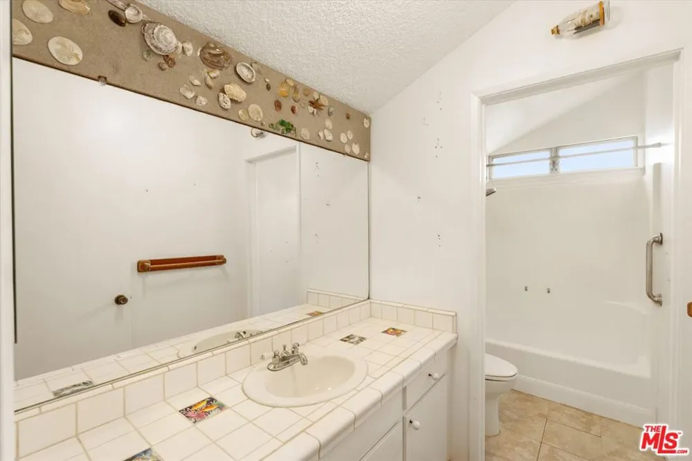 2243 Newquist Court Camarillo, CA 93010