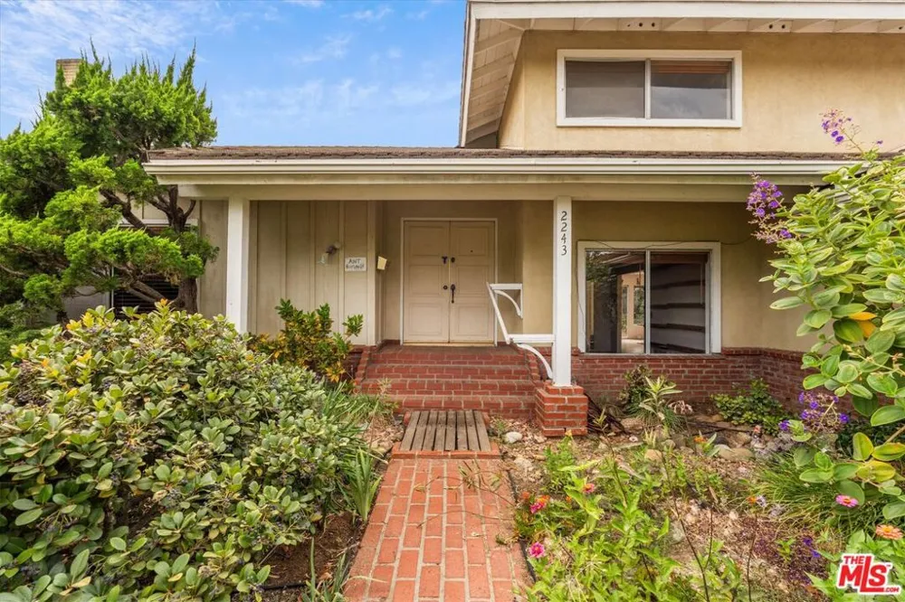 2243 Newquist Court Camarillo, CA 93010