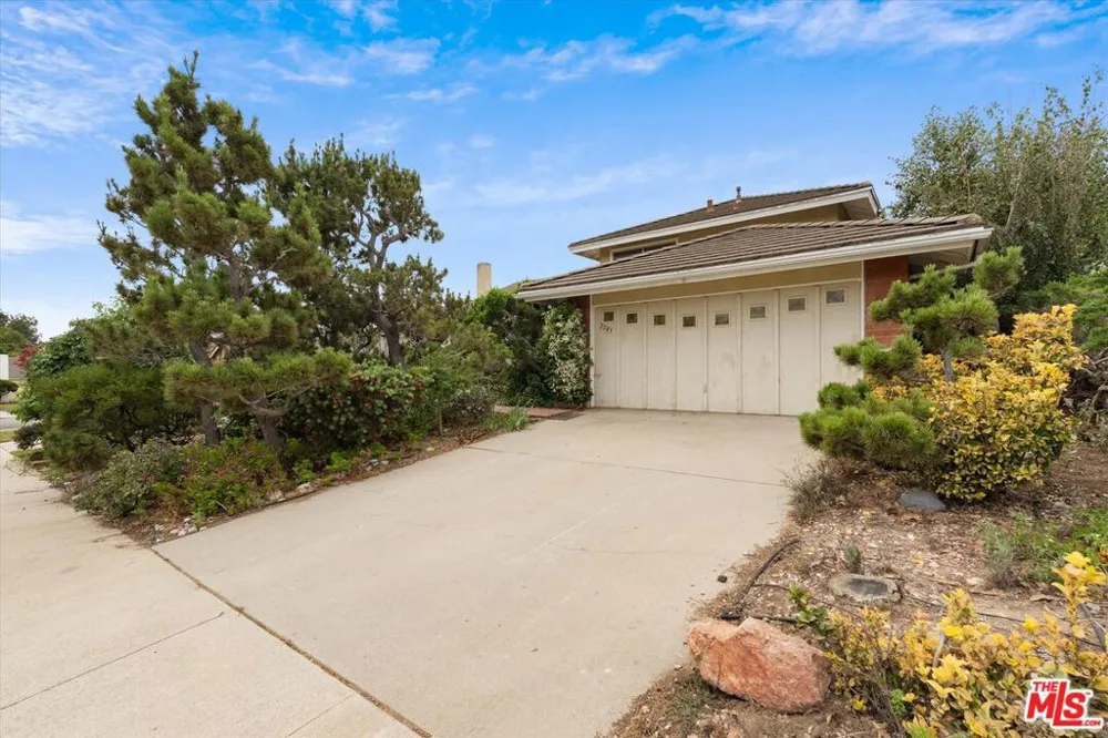 2243 Newquist Court Camarillo, CA 93010