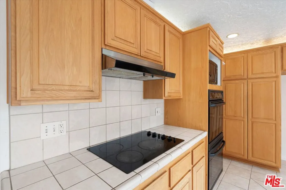 2243 Newquist Court Camarillo, CA 93010