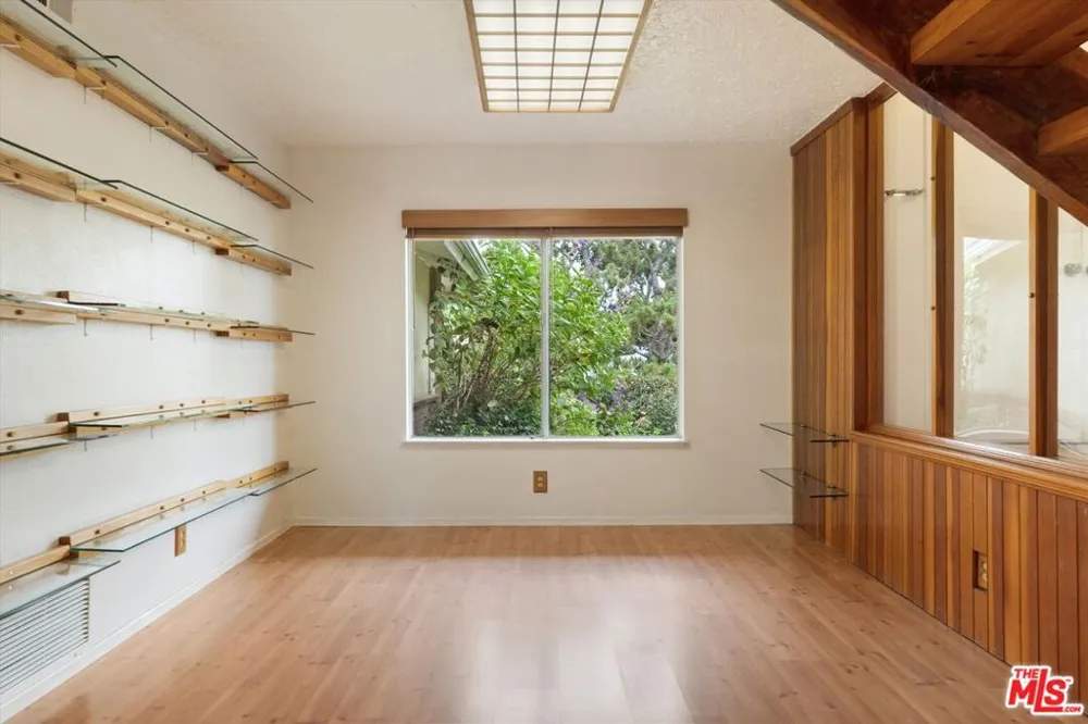 2243 Newquist Court Camarillo, CA 93010