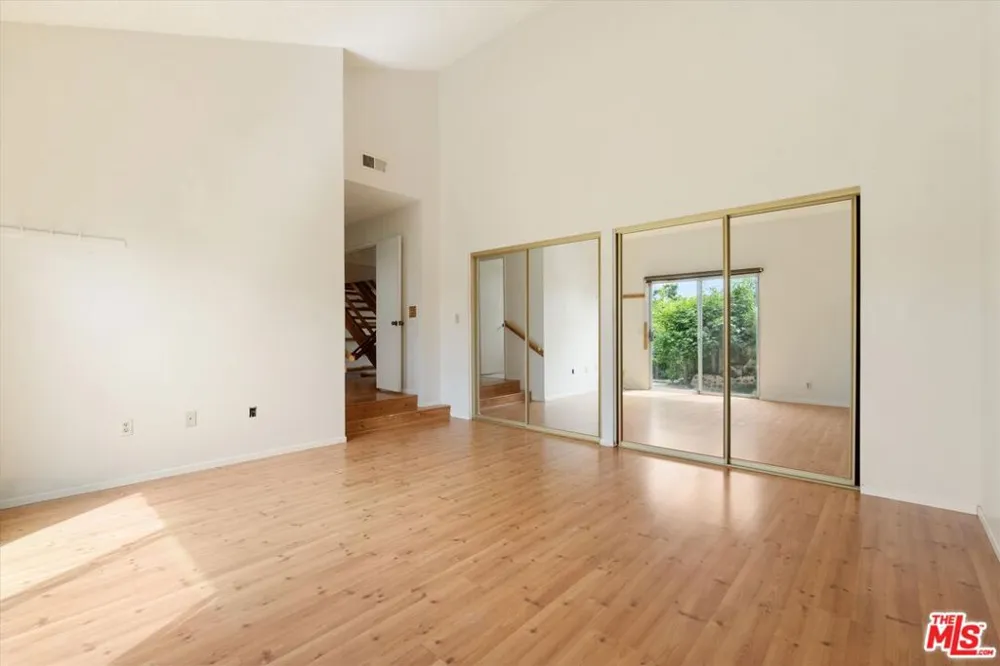 2243 Newquist Court Camarillo, CA 93010