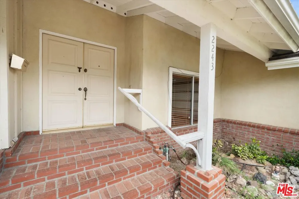 2243 Newquist Court Camarillo, CA 93010