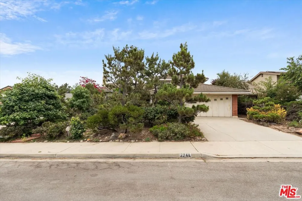 2243 Newquist Court Camarillo, CA 93010