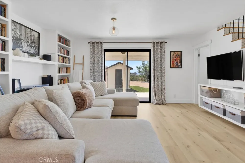 9356 Bonita Vista Apple Valley, CA 92308