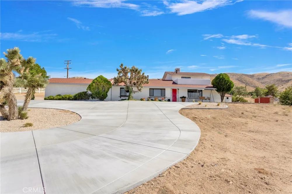 9356 Bonita Vista Apple Valley, CA 92308