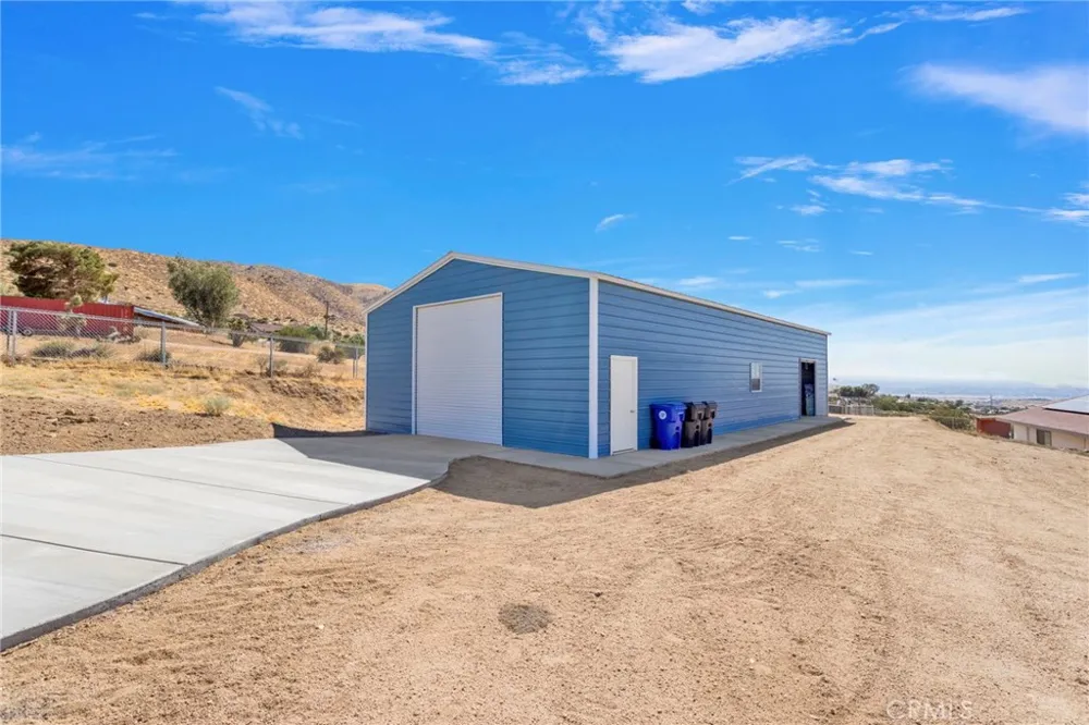 9356 Bonita Vista Apple Valley, CA 92308
